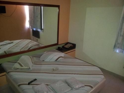 Lips (adults Only) Hotel del amor 2*